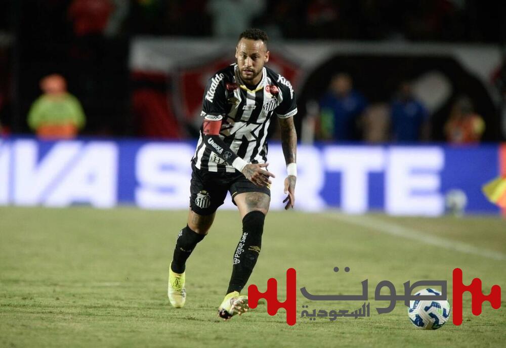 اصطدام نيمار بلاعب فيتوريا يحبس أنفاس جماهير سانتوس