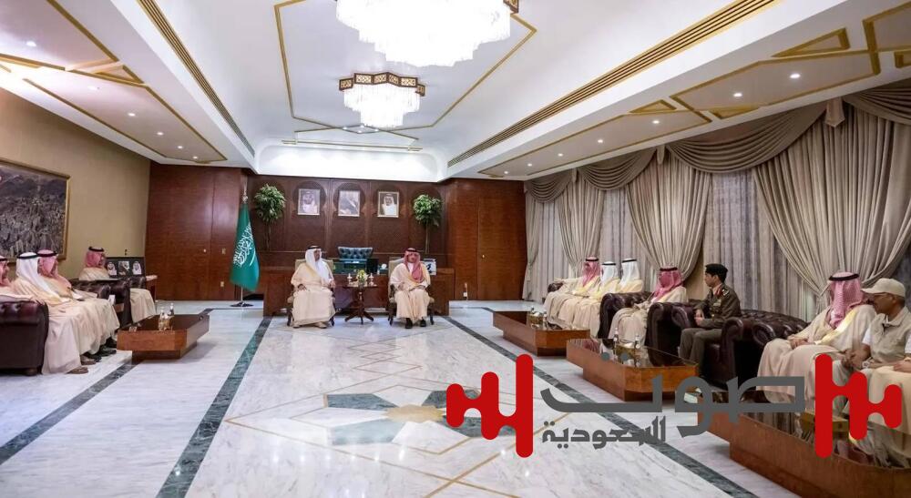 وزير الداخلية يلتقي نائب أمير مكة وأعضاء اللجنة الدائمة للحج والعمرة بإمارة المنطقة