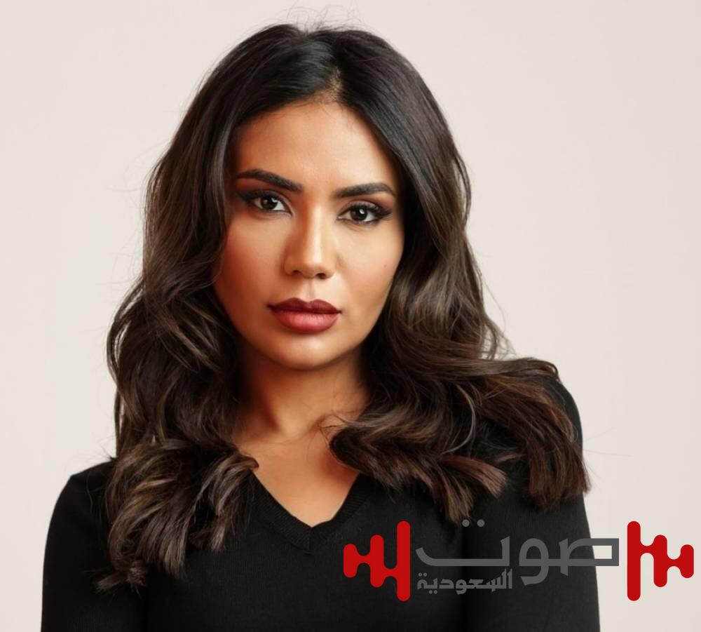 الزواج ليس ضرورة.. لبنى عبدالعزيز: الأمومة مرعبة والإنجاب لا يناسب طموحاتي المهنية