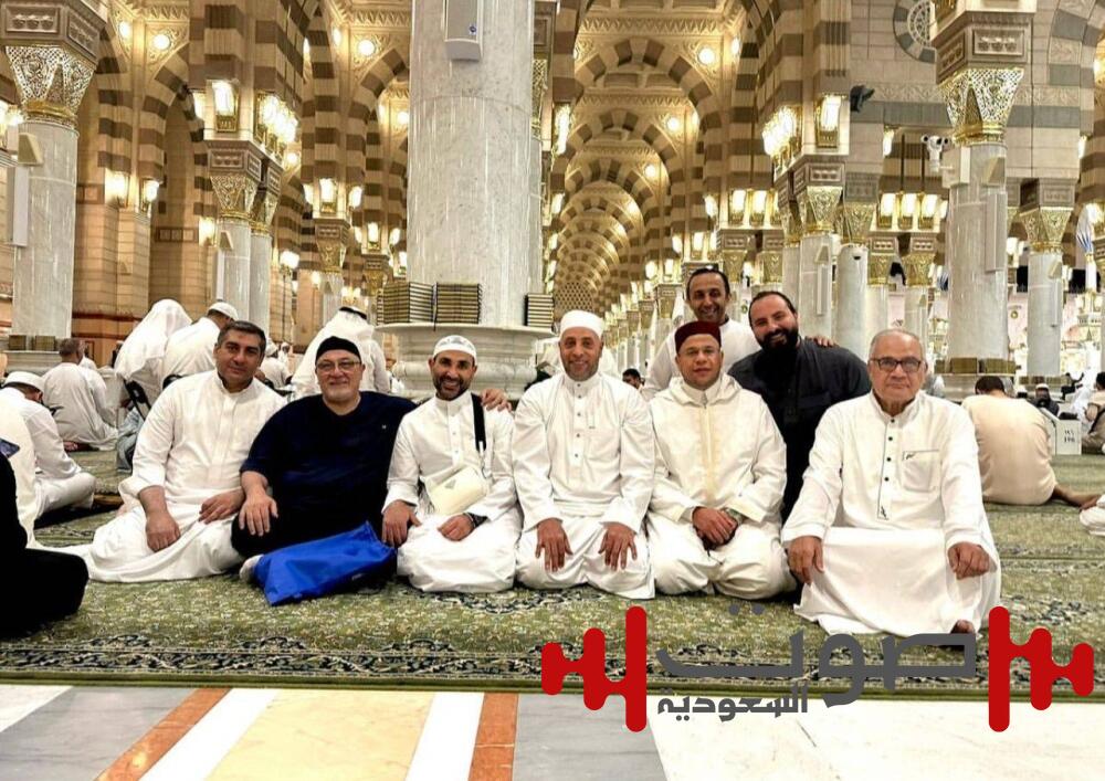 شاركوا متابعيهم لحظات من رحلتهم.. فنانون يتوجهون لأداء مناسك الحج