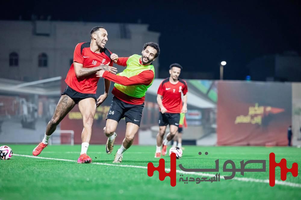 نهائي كأس خادم الحرمين.. واحد من الأحمرين