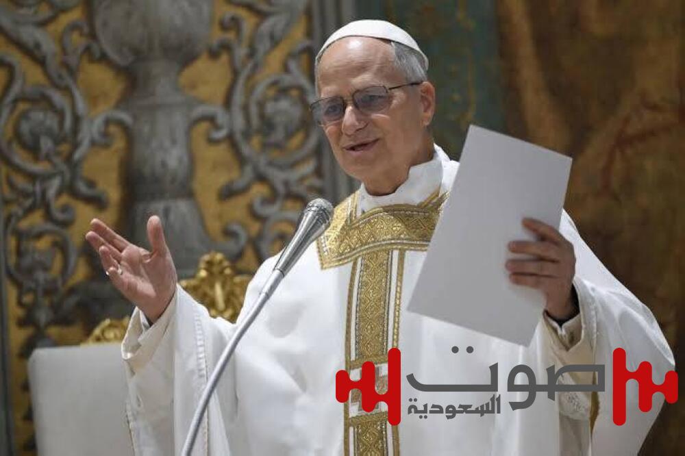 بعد الغارة على كنيسة غزة.. بابا الفاتيكان يطالب بحماية الإنسانية