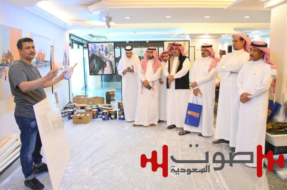 مهدي عقيلي.. فنان يجرد اللون ويقدم أعمالاً وطنية بمفهوم معاصر
