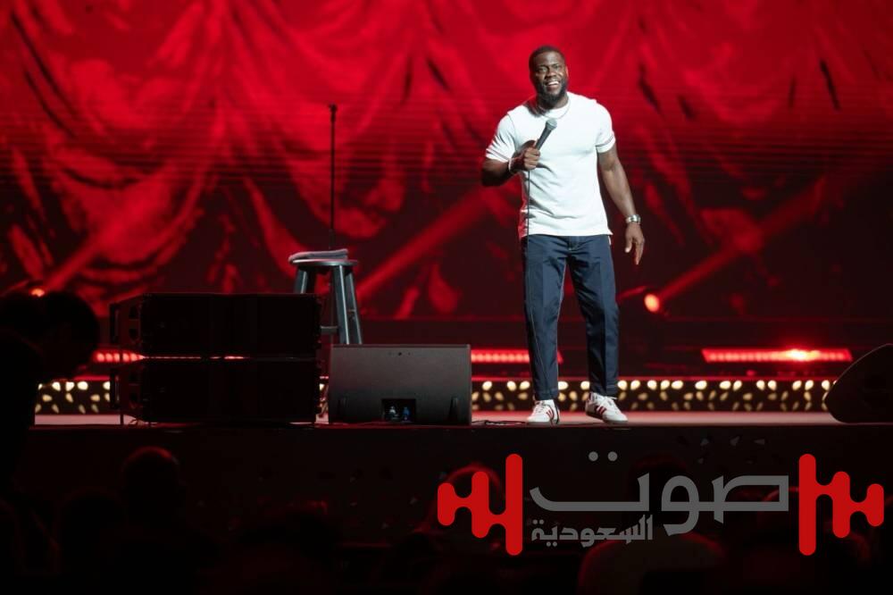 أول عرض كوميدي حي للنجم العالمي «كيفن هارت» في جدة