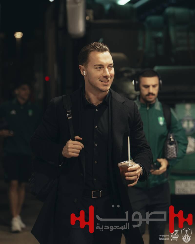 الأهلي بلا حراك.. والجماهير تسأل: 
أين الصفقات؟