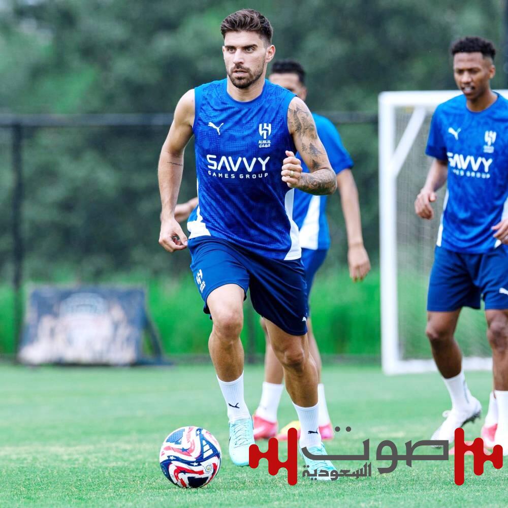 مصادر عكاظ: الهلال يدرس "التمديد" مع نيفيز