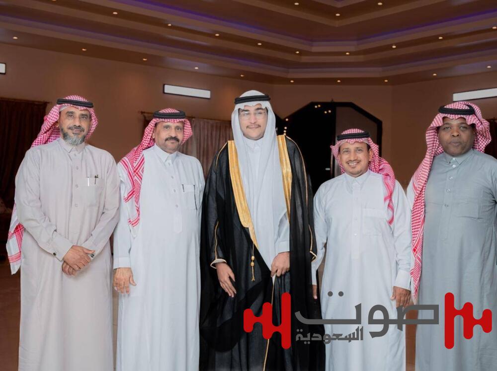 حكمي يحتفل بزواجه