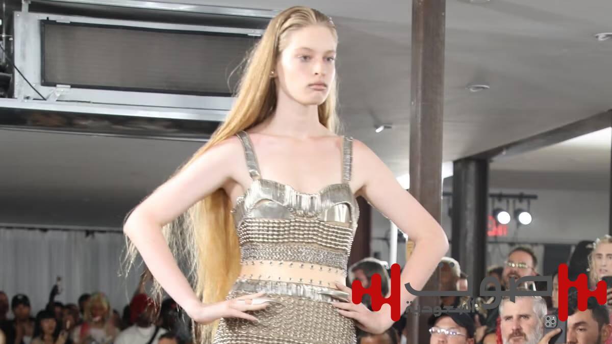 ابنة إيلون ماسك تتألق على منصات نيويورك لـ«الفاشن»