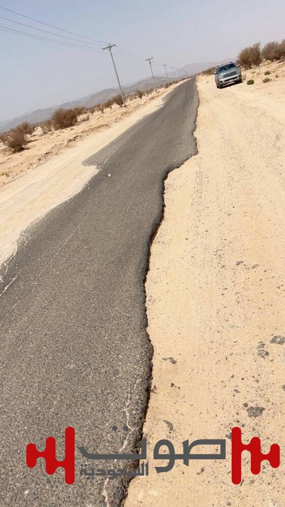 أهالي مركز الحمضة عبر «عكاظ»: 
طريقنا إلى قُرّا وعرقة متهالك