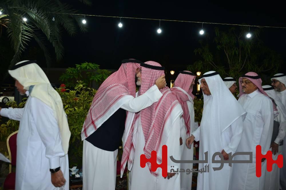 أُسرتا مفتي ومؤمنة تتلقيان التعازي في فقيدهما