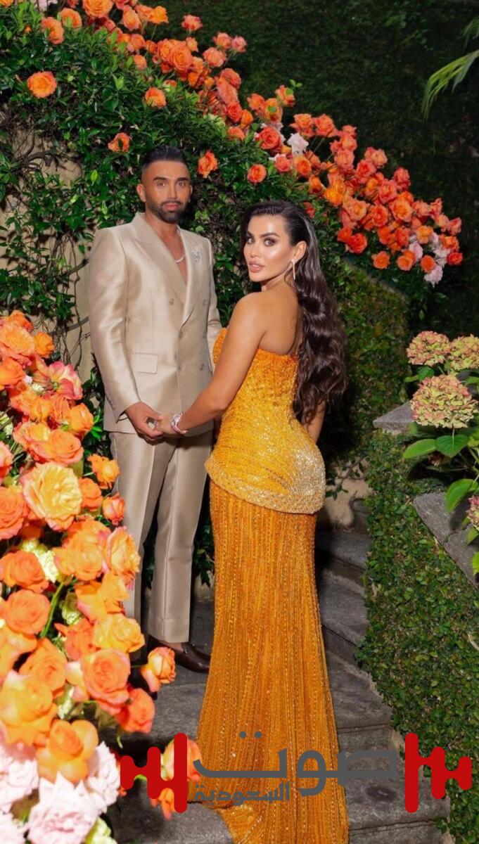 يومي الخوري تتألق بإطلالة برتقالية ساحرة في حفل ما قبل الزفاف بإيطاليا