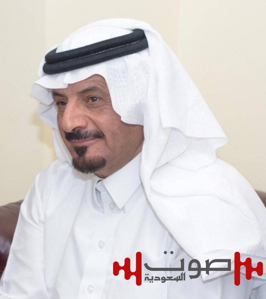 الربيق على السرير الأبيض
