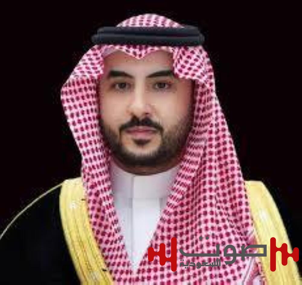 وزير الدفاع يستعرض العلاقات وأوجه التعاون الإستراتيجي مع نظيره الأمريكي