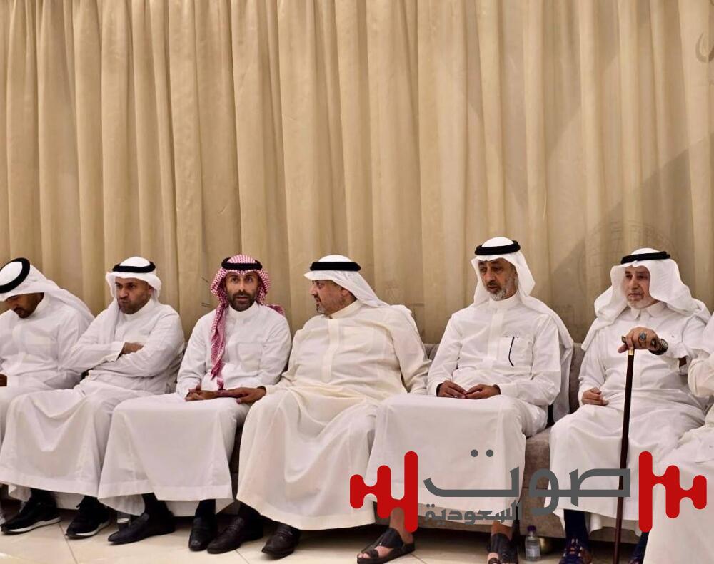 أسرتا ساب والمرزوقي تستقبلان المعزين في فقيدهما