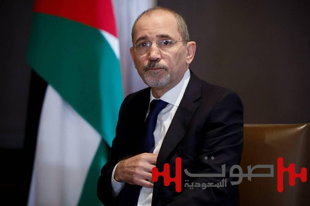 مباراة كرة قدم توتر الأجواء السياسية بين الأردن والعراق وتوقف تصدير النفط إلى عمّان