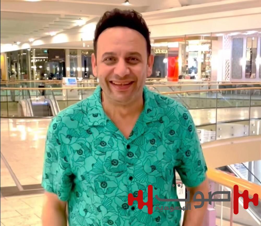 أول ظهور لمصطفى قمر بعد تعافيه من عملية جراحية في الأحبال الصوتية