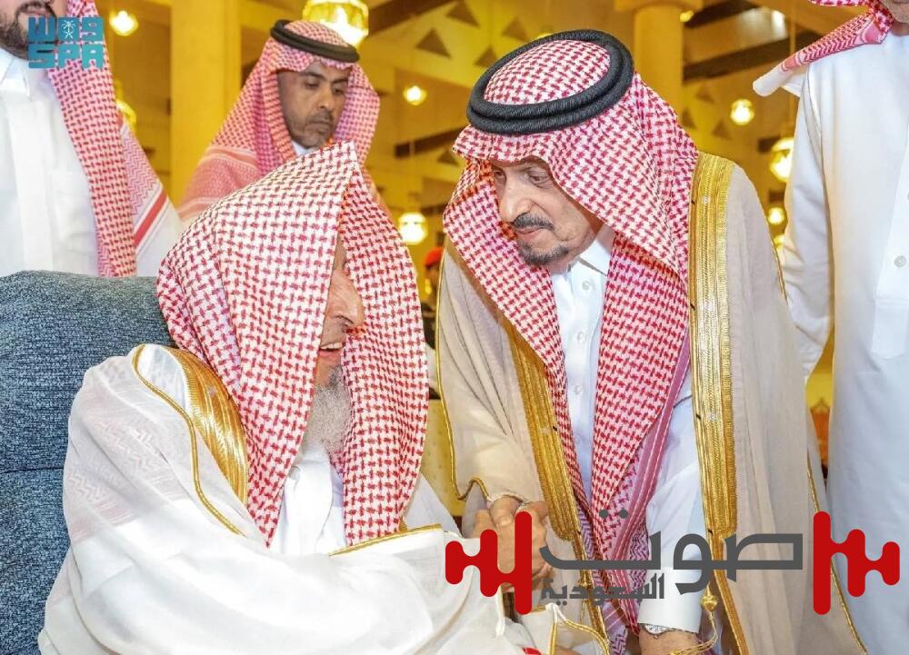 أمير الرياض ونائبه يؤديان صلاة الميت على الأميرة جواهر بنت بندر آل سعود