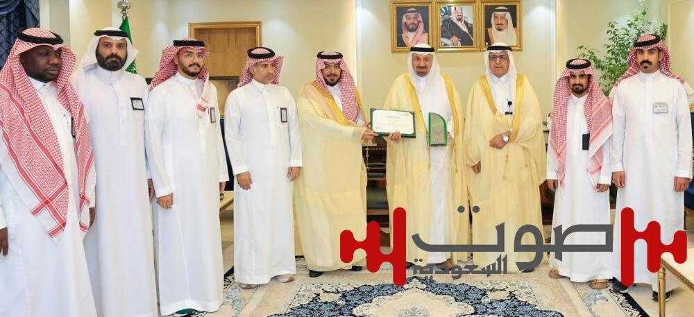أمير نجران يثمّن جهود فريق عمل كفاءة الطاقة بالإمارة بعد تحقيق نسبة 100% في بطاقة الأداء