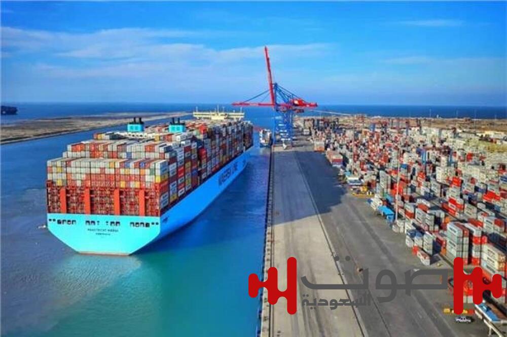 مصر تدرس تخفيض رسوم عبور السفن عبر قناة السويس بنسبة 15%