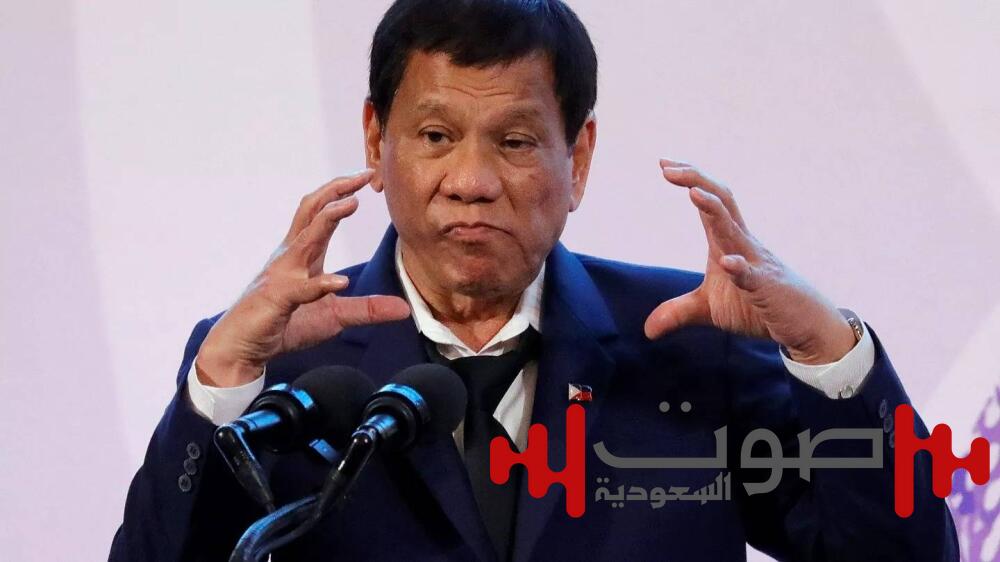 بأمر «الجنائية الدولية».. القبض على رئيس دولة سابق في مطار بلاده