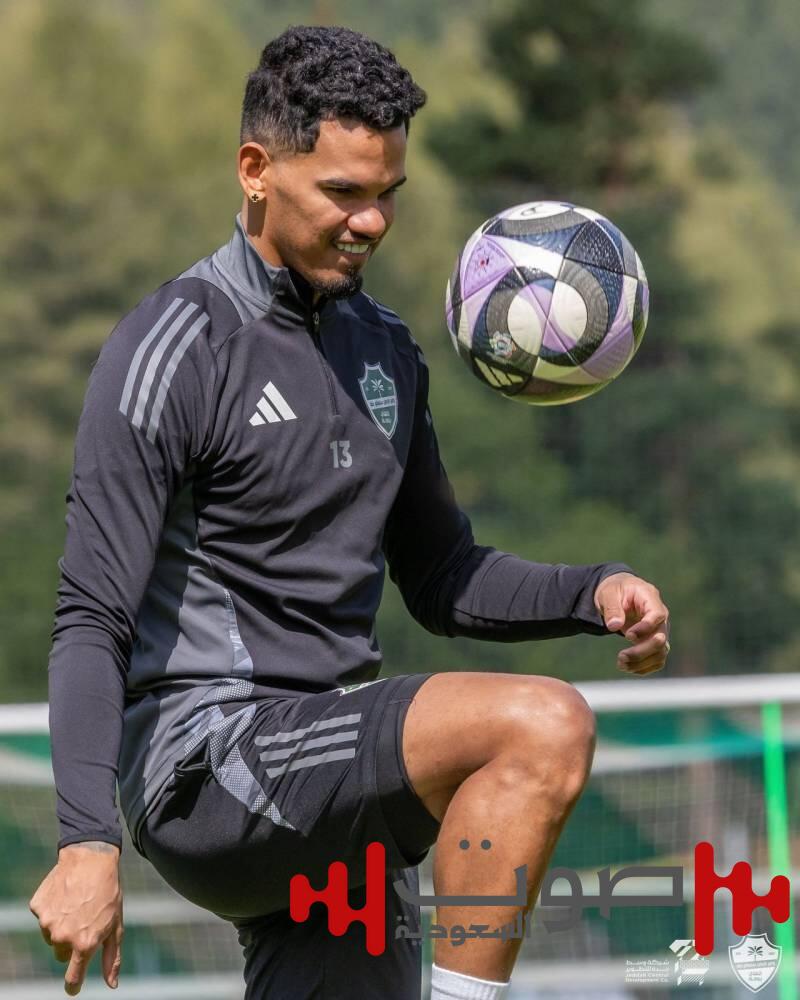 الأهلي يستعد لمواجهة «كومو»