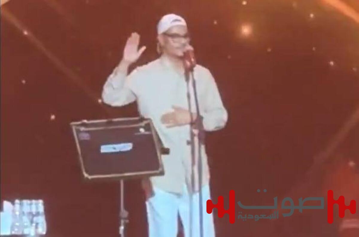 فيديو: رابح صقر يغادر حفلة الرياض بسبب عارض صحي.. ماذا قال لجمهوره من على متن الطائرة؟