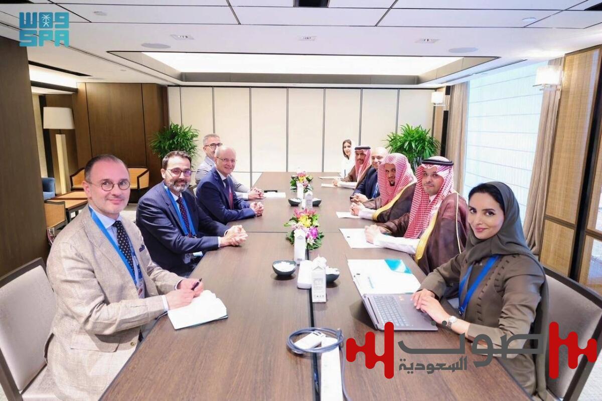 النائب العام في سنغافورة لتعزيز التعاون الدولي بمجال العدالة الجنائية