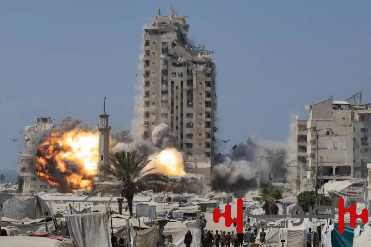 ارتفاع ضحايا التجويع.. أوامر إخلاء إسرائيلية وقصف عنيف على غزة