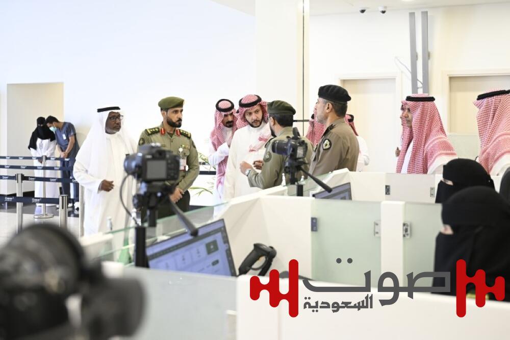 سعود بن نهار يطلع على الخدمات المقدمة للحجاج في مطار الطائف