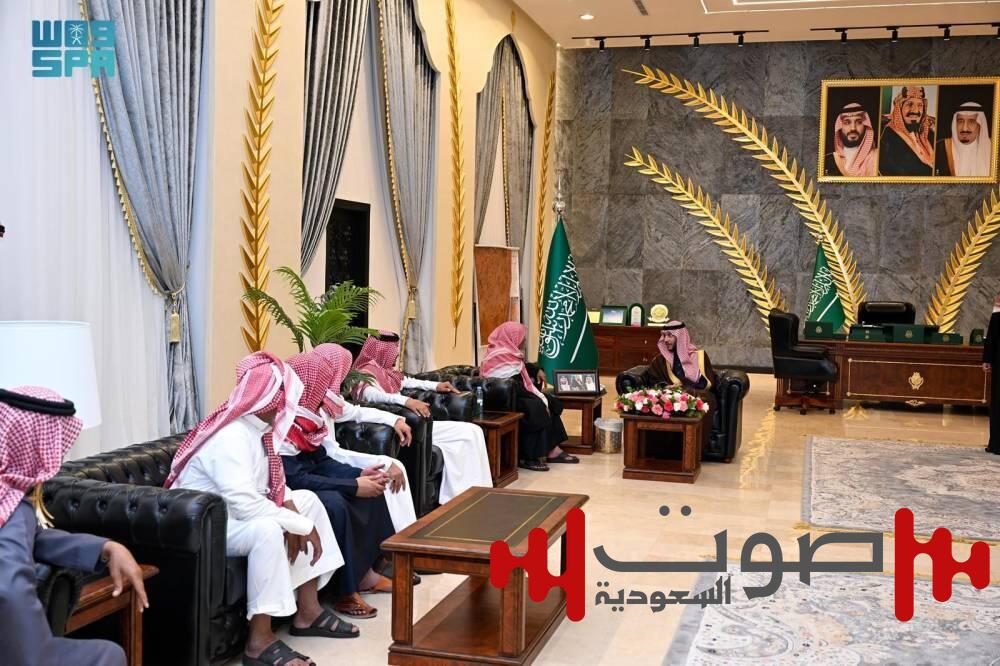 محافظ الطائف يستقبل السفياني المتنازل عن قاتل ابنه