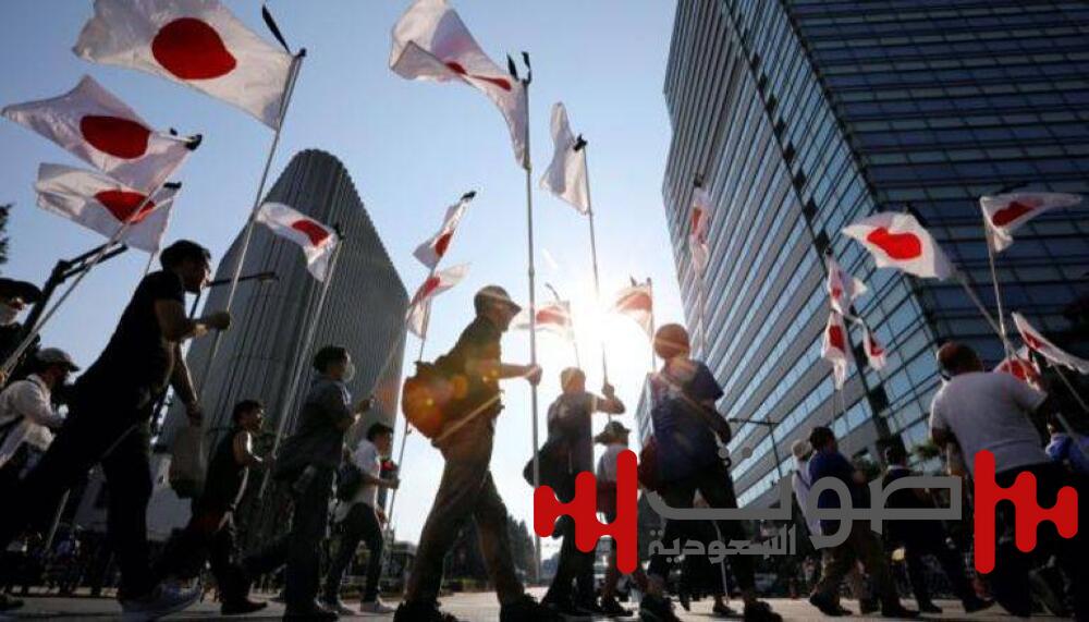 طوكيو تتصدّى لموجات الحر.. قواعد جديدة لحماية العمّال من ضربات الشمس