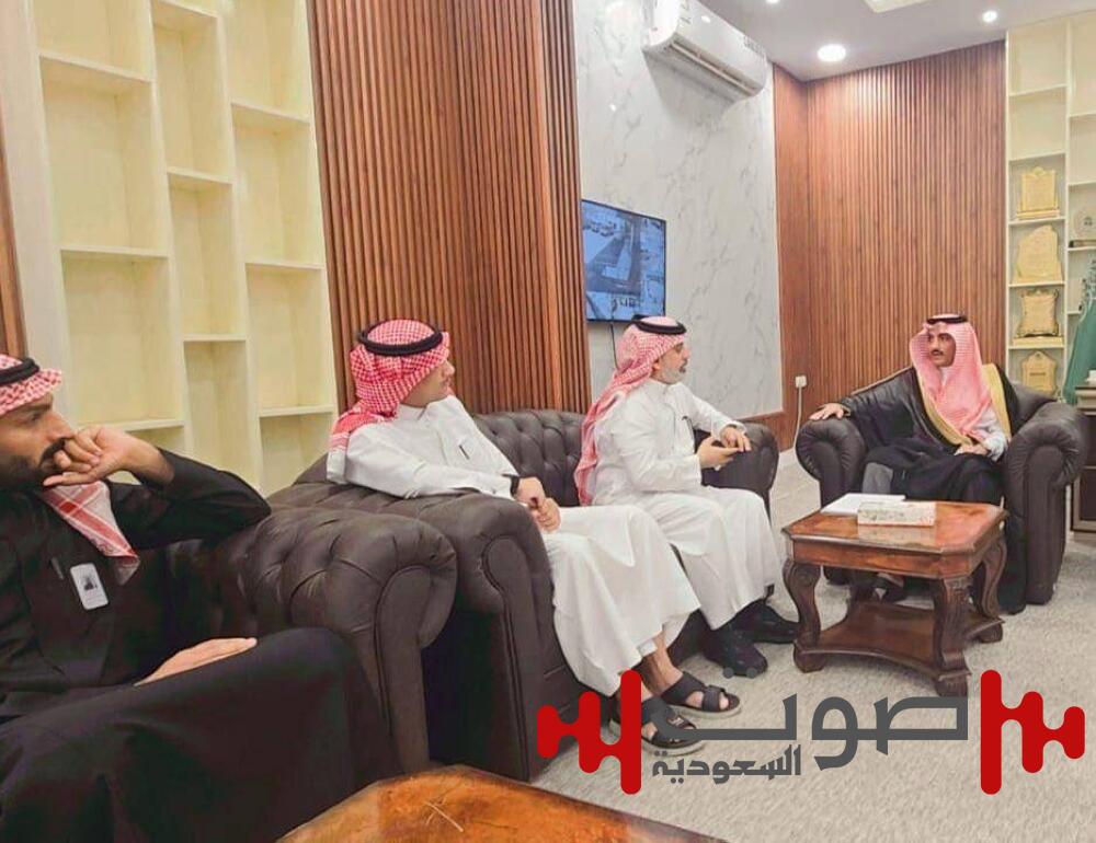 محافظ صامطة يناقش مع مدير برنامج المدن الصحية تطبيق المعايير