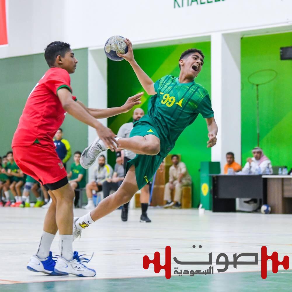 الخليج يحافظ على صدارة دوري اليد