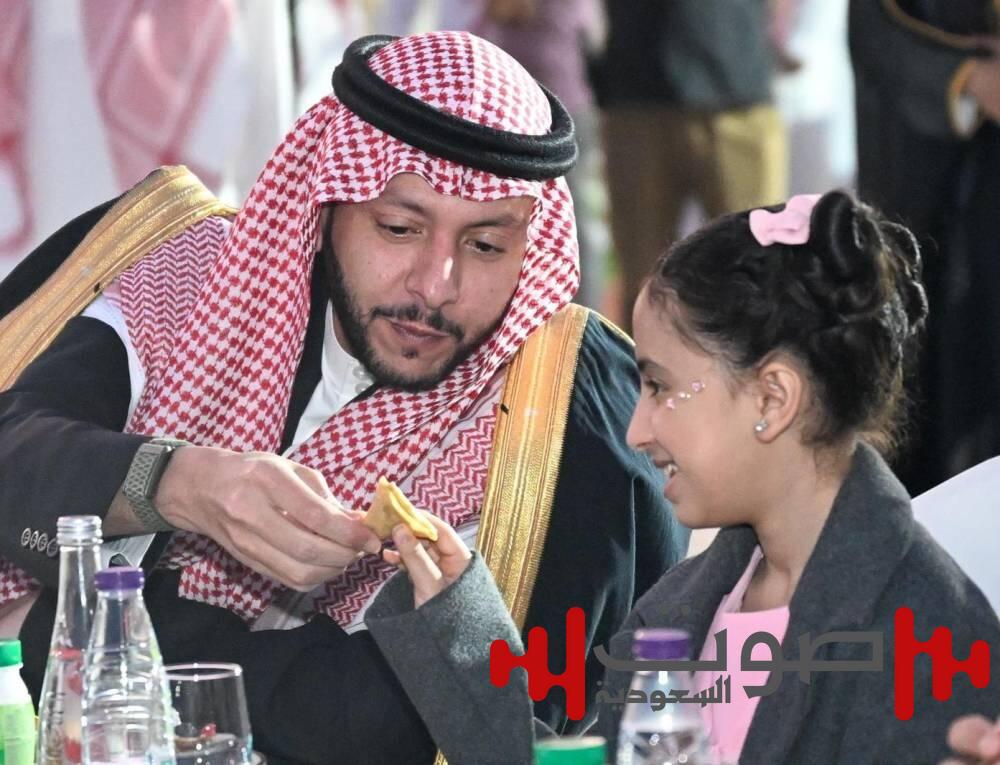 سعود بن نهار يشارك منسوبي الأمانة والأيتام وذوي الإعاقة ورجال النظافة في الإفطار الجماعي