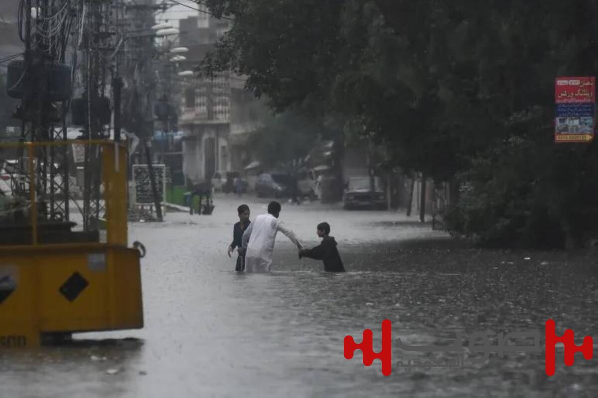 قتلى ومفقودون بالمئات في فيضانات باكستان