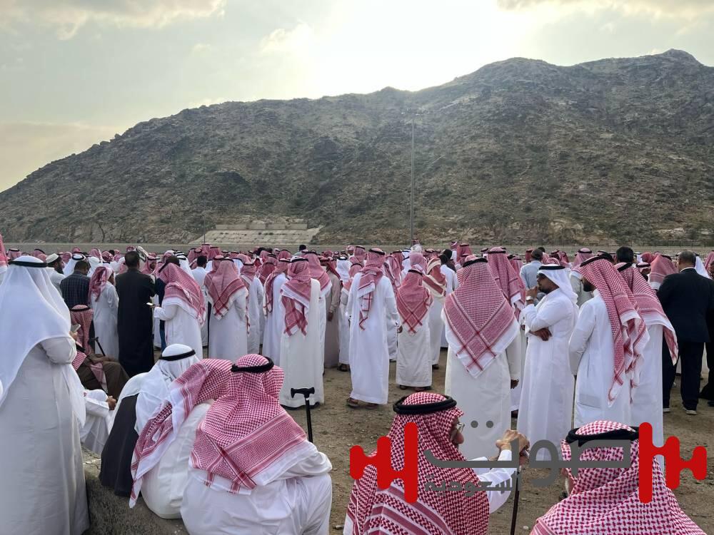 جموع غفيرة تشيع الدكتور الحارثي في مكة