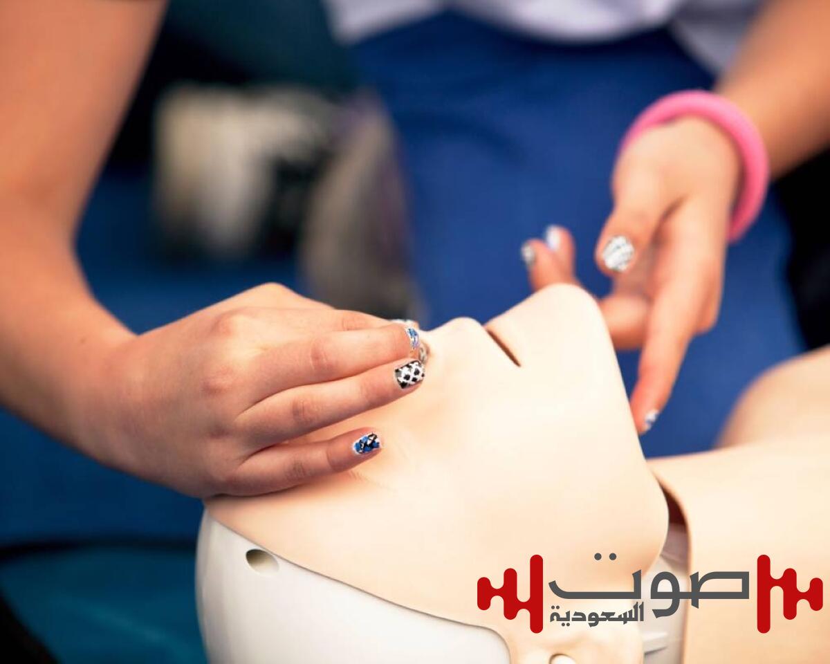 أسطورة «ابتلاع اللسان» تُعرقل إنقاذ الرياضيين من السكتة القلبية