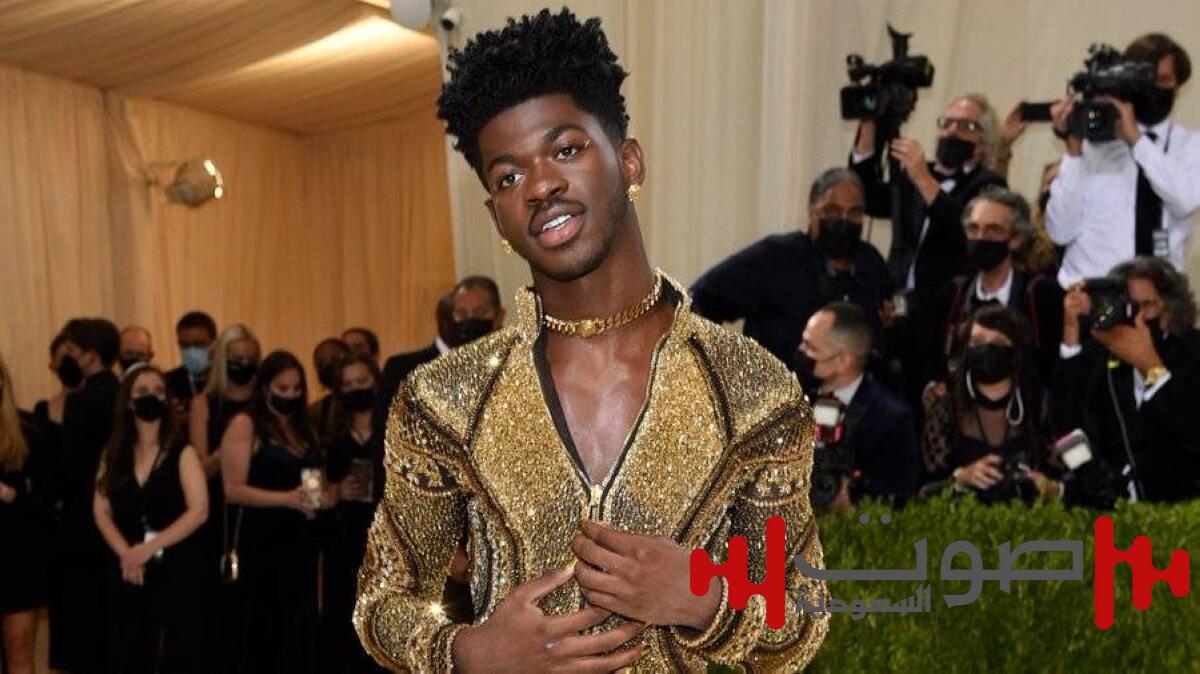 مغن أمريكي شهير في قبضة الشرطة بعد السير عاريا في شوارع لوس أنجلوس