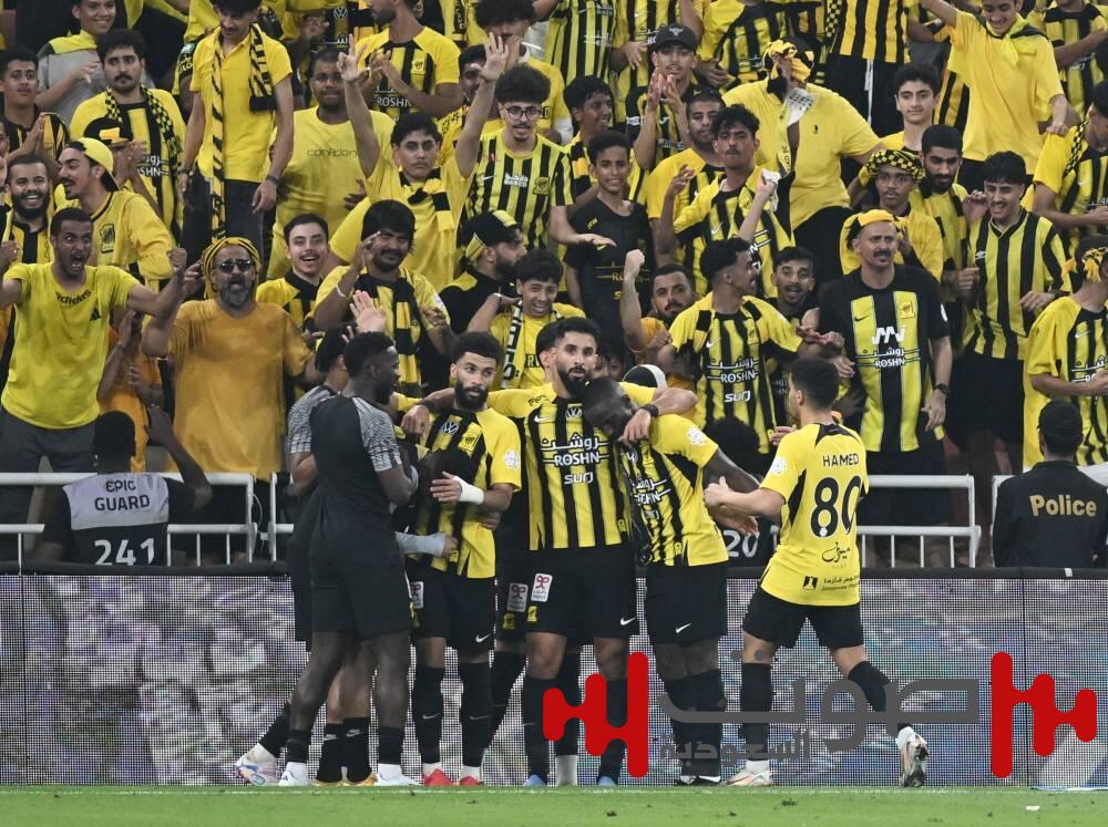 الدوري يلمع في عين «العميد»