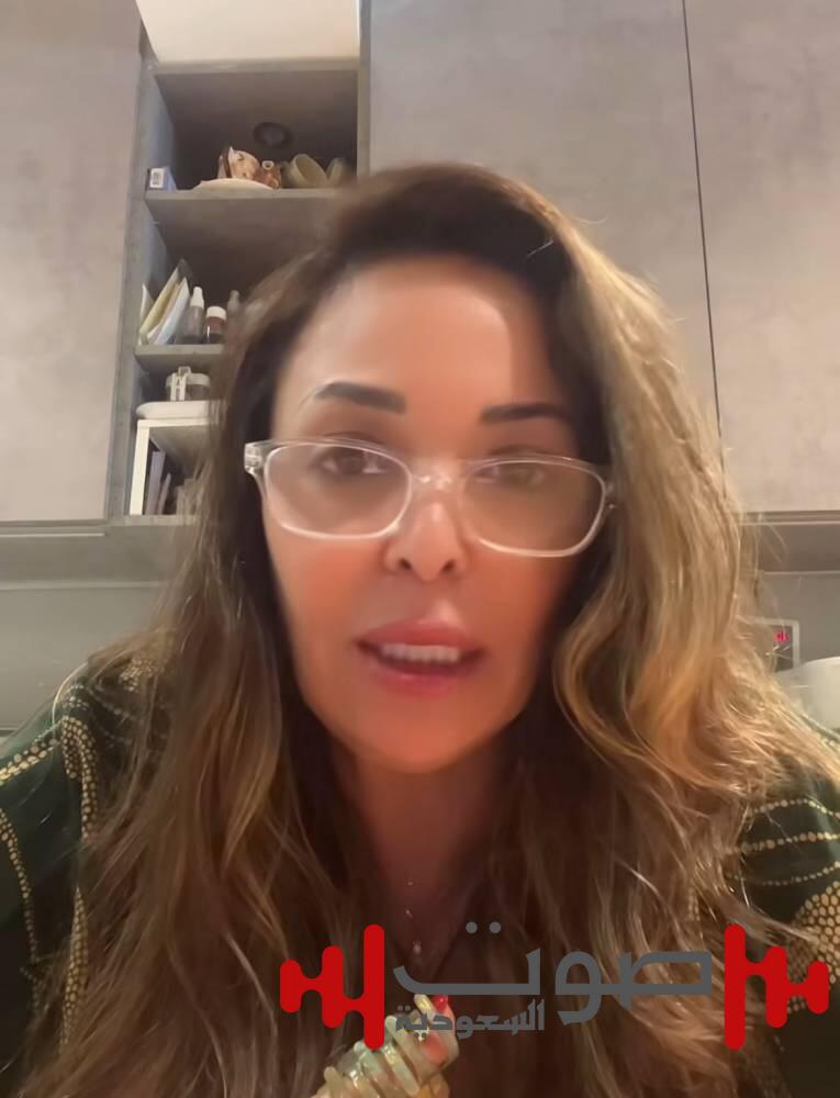 فنانة مصرية شهيرة تنفعل على منتقديها في مقطع فيديو.. ماذا قالت؟