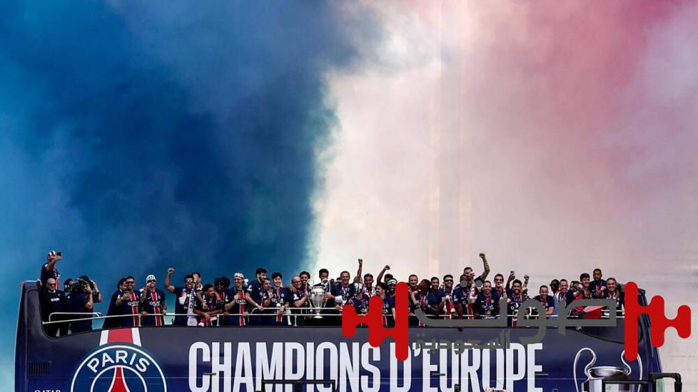 موكب الأبطال يمر من الشانزليزيه.. باريس لا تنام بعد الفوز