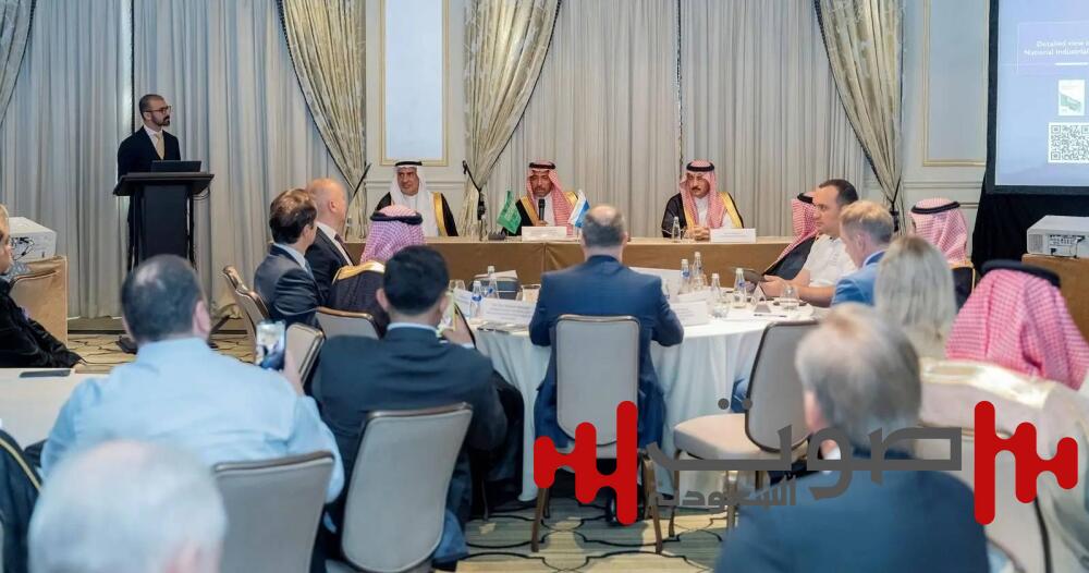 الخريف يرأس اجتماع الطاولة المستديرة مع ممثلي القطاع الخاص الروسي في موسكو