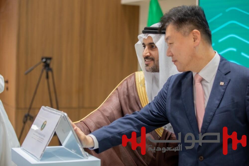 نائب وزير «البيئة» يضع حجر الأساس لمشروع الزراعة الذكية في الرياض