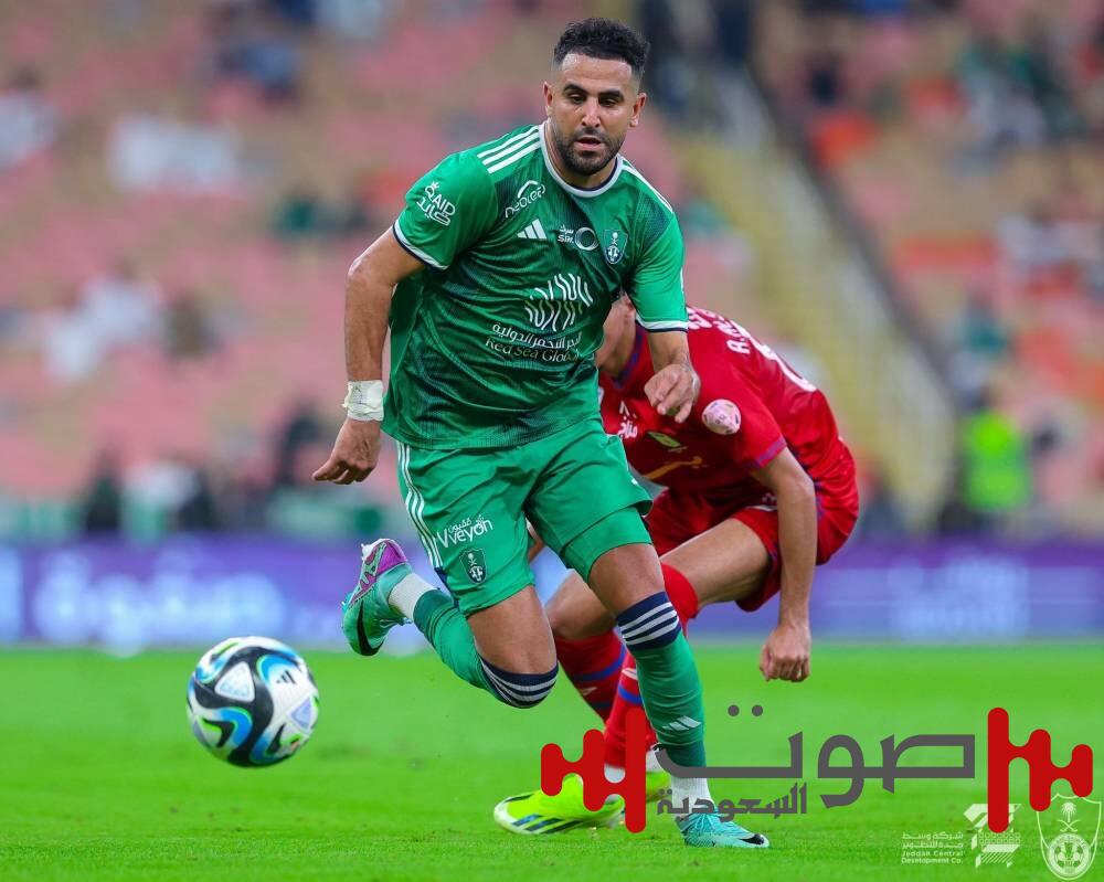 محرز أيقونة الصناعة محلياً وآسيوياً