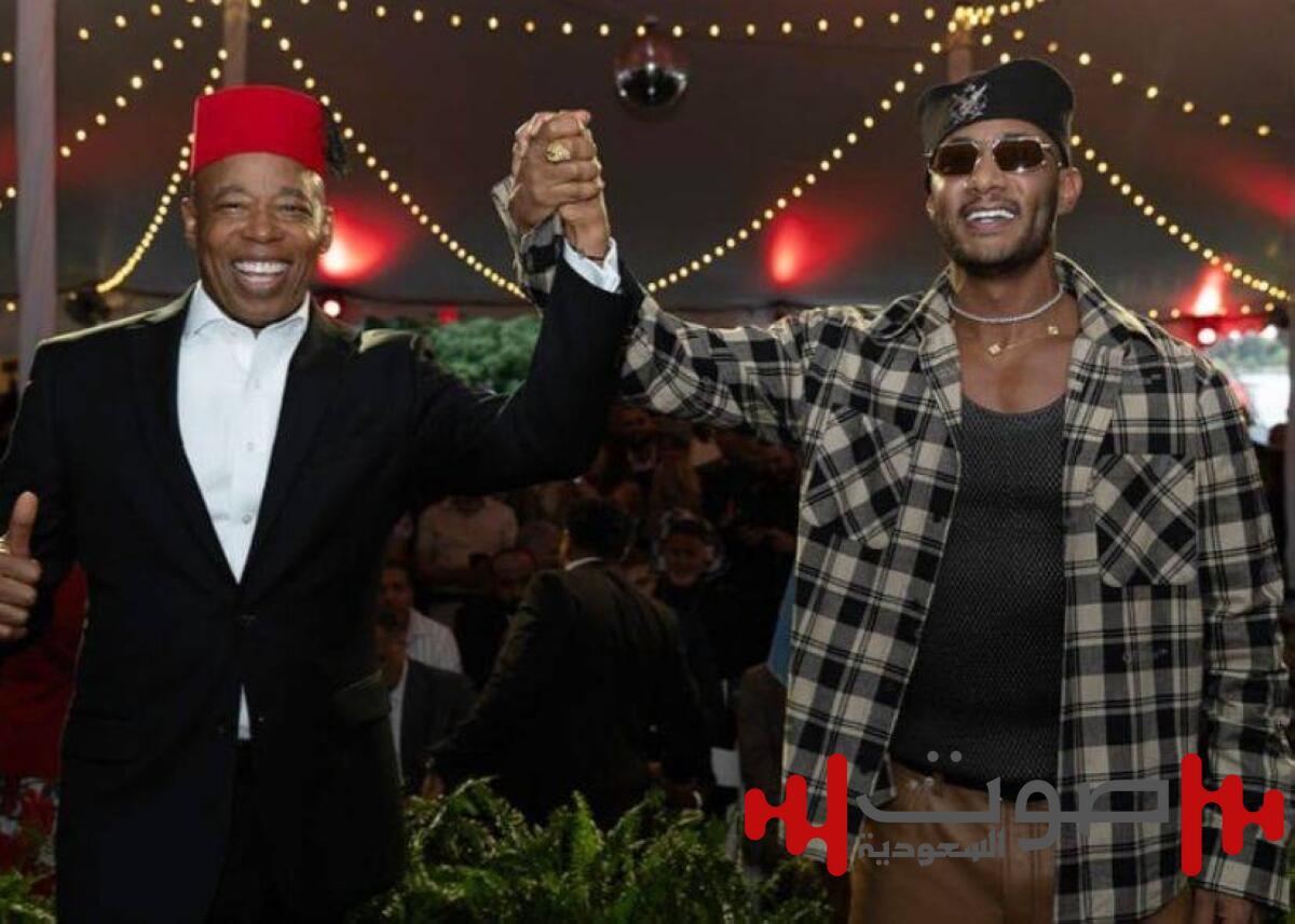 محمد رمضان يلتقي عمدة نيويورك ويبرز محبة الأمريكيين لمصر والوطن العربي