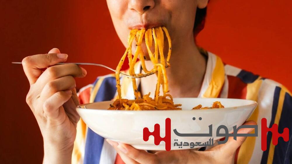 مكرونة تقتل شاباً.. تحذير من «متلازمة الأرز المقلي»