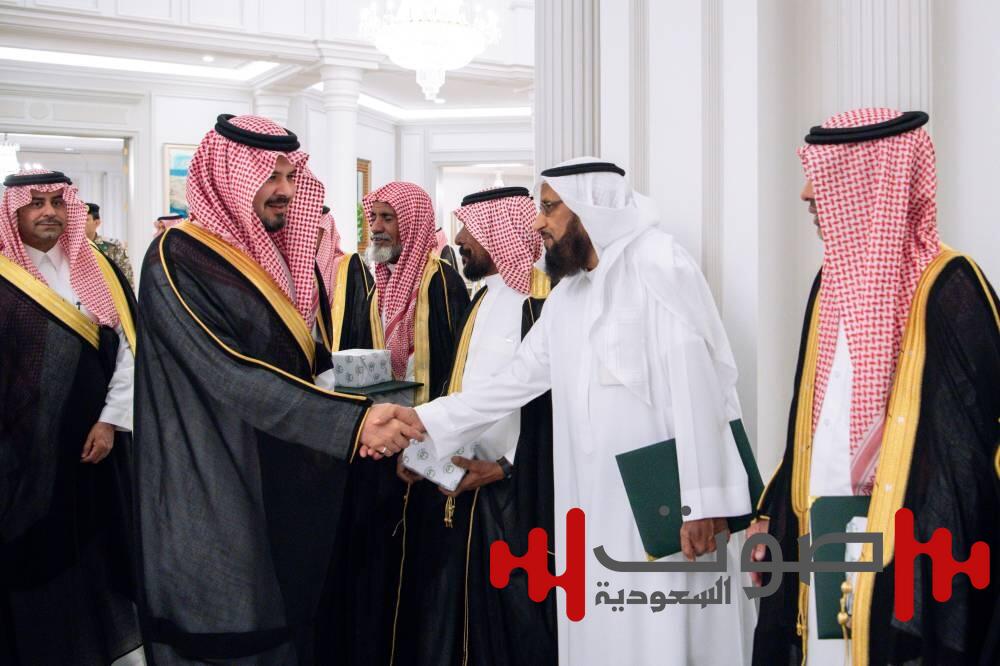 سلمان بن سلطان يكرم المتقاعدين من منسوبي الإمارة