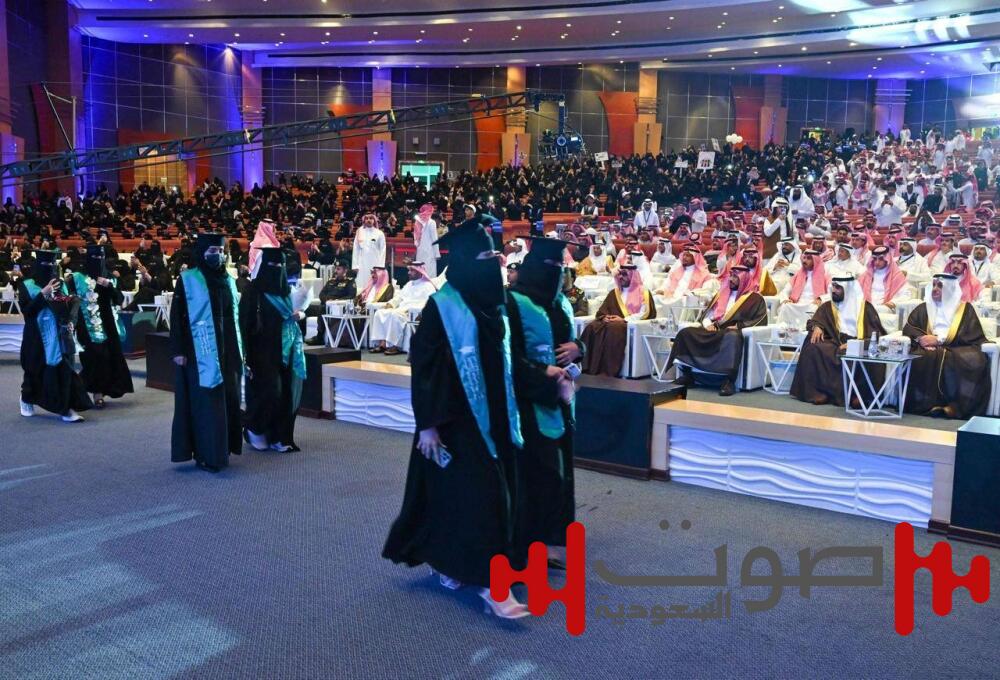 نائب أمير عسير يرعى حفل تخريج 6 آلاف خريج وخريجة من المنشآت التدريبية