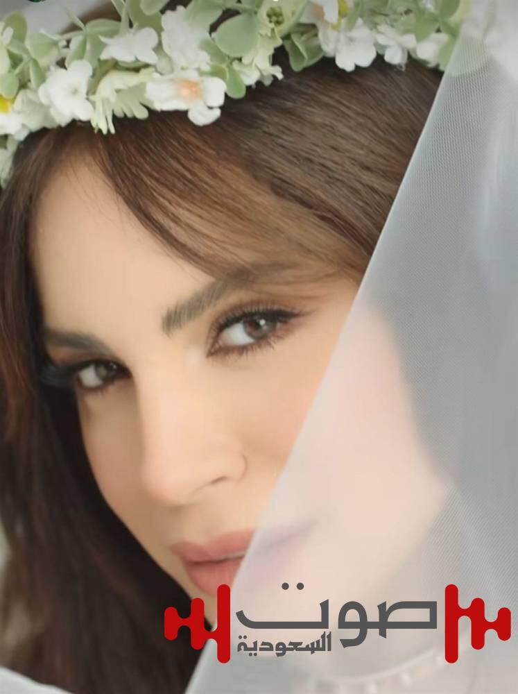 تأكيداً لـ«عكاظ».. آمال ماهر تظهر بفستان زفاف وتروّج لأغنيتها الجديدة