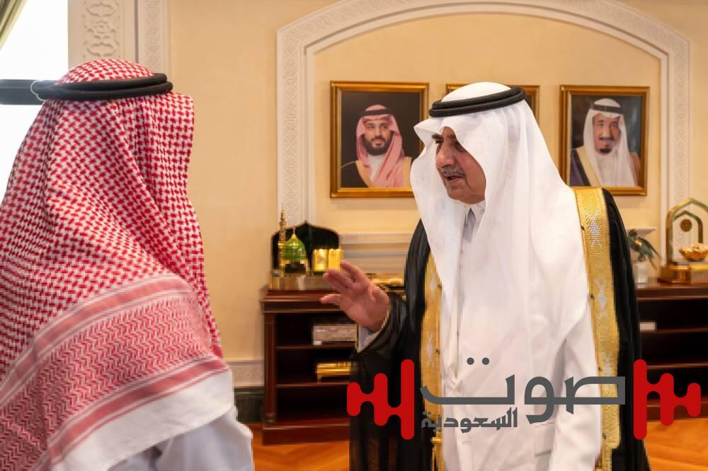 أمير تبوك يستقبل المواطن ناصر العسيري الذي تنازل عن قاتل شقيقه لوجه الله